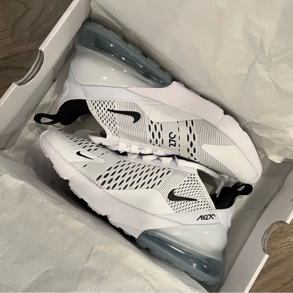 Brand new Nike Air Max 270 - womens size 9